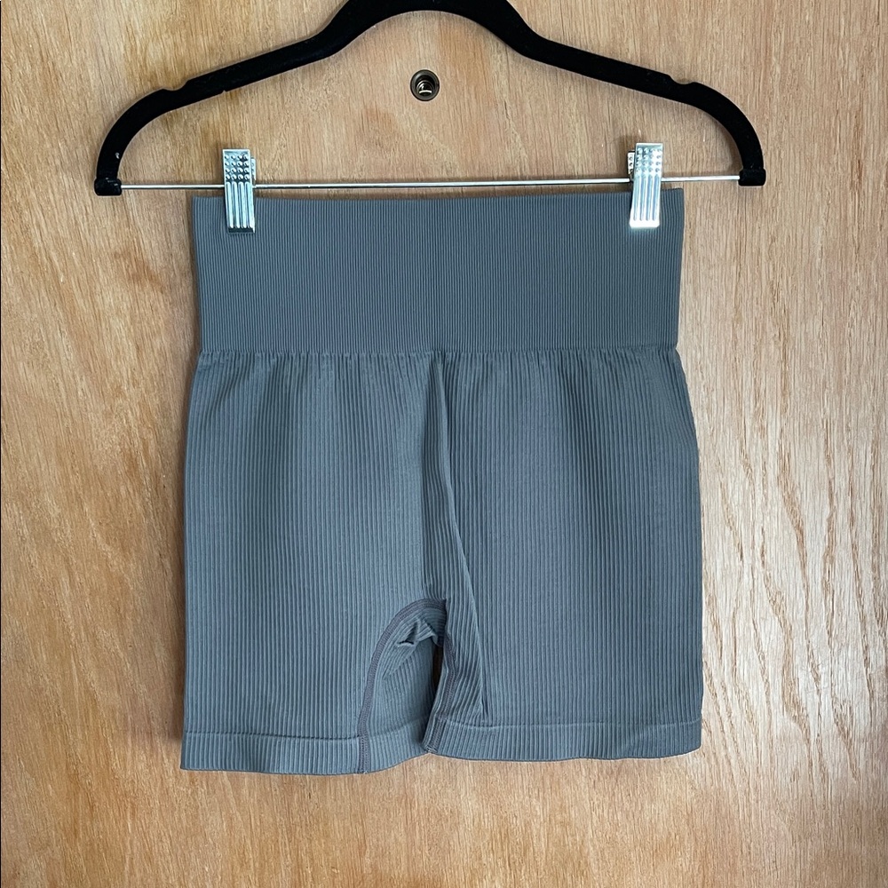 Ribbed High-Waisted Gray Women's Shorts